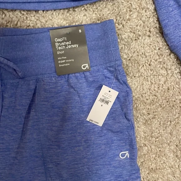 Gap Jersey Set - quarter zip dolman top and shorts - Picture 3 of 4